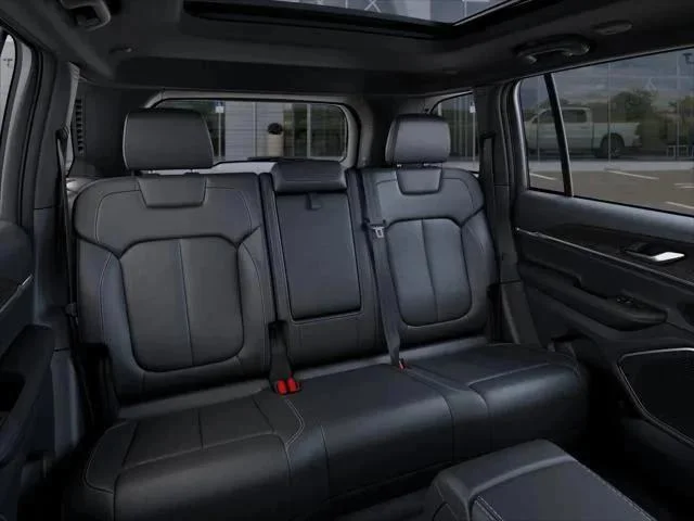 New 2026 Diamond Black Crystal Pearl-Coat Exterior Paint Jeep Limited image 93