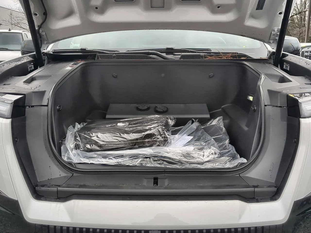 New 2026 Summit White GMC Elevation Extended Range image 29