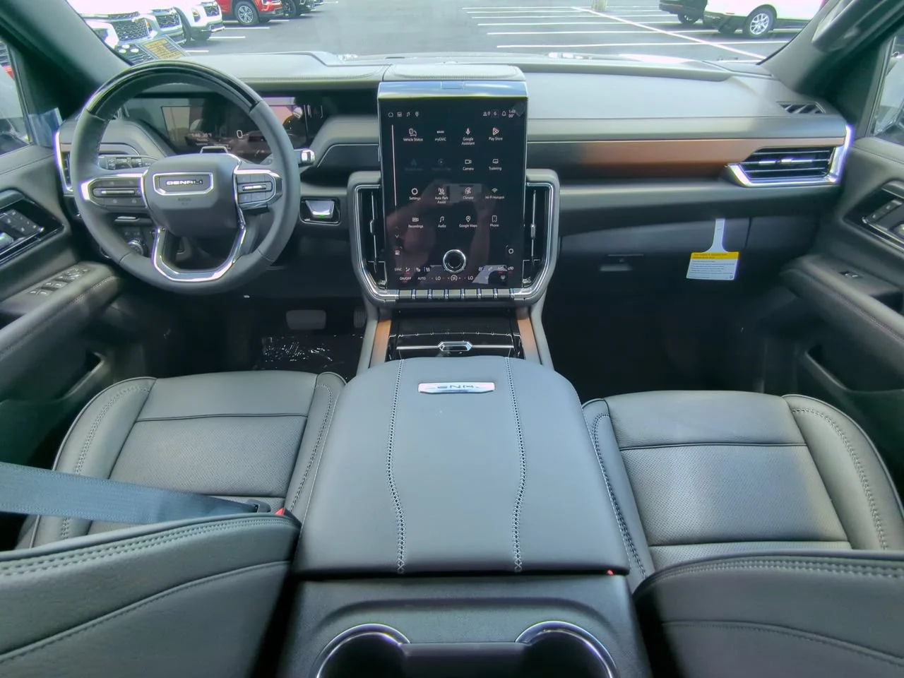 2026 GMC Yukon Denali - Photo 13