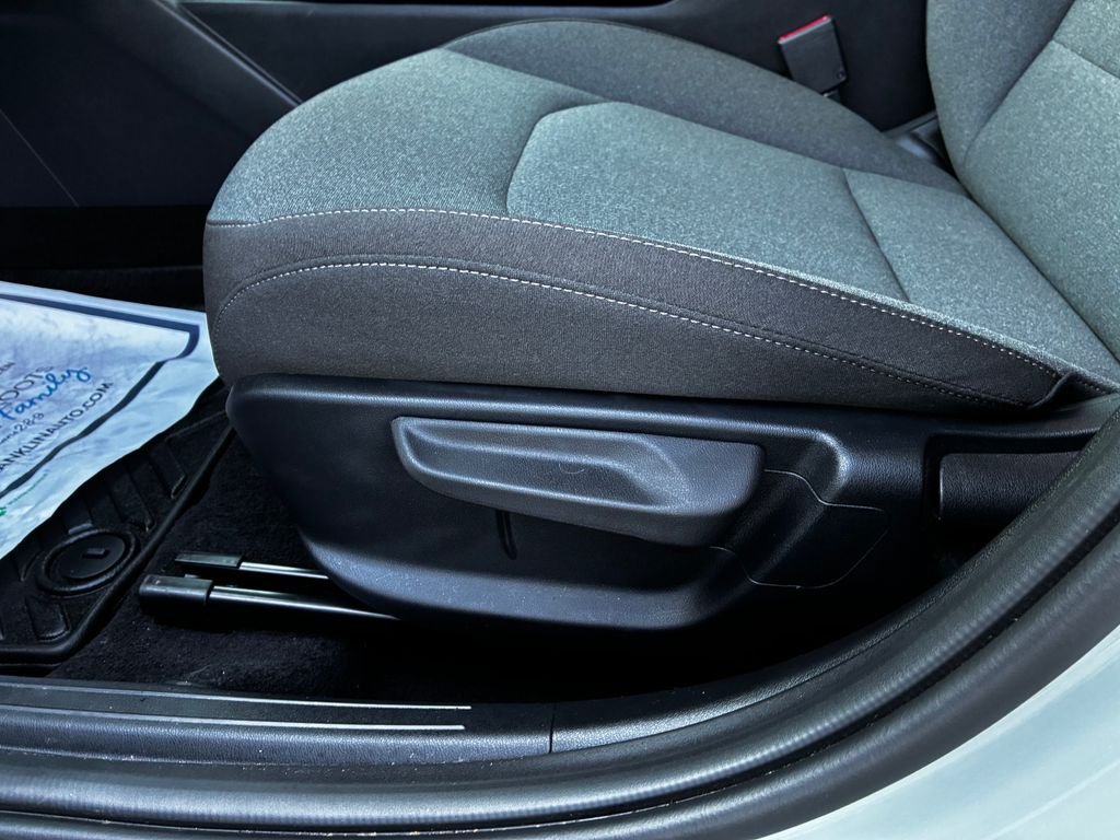 Used 2025 Gray Kia LXS image 9