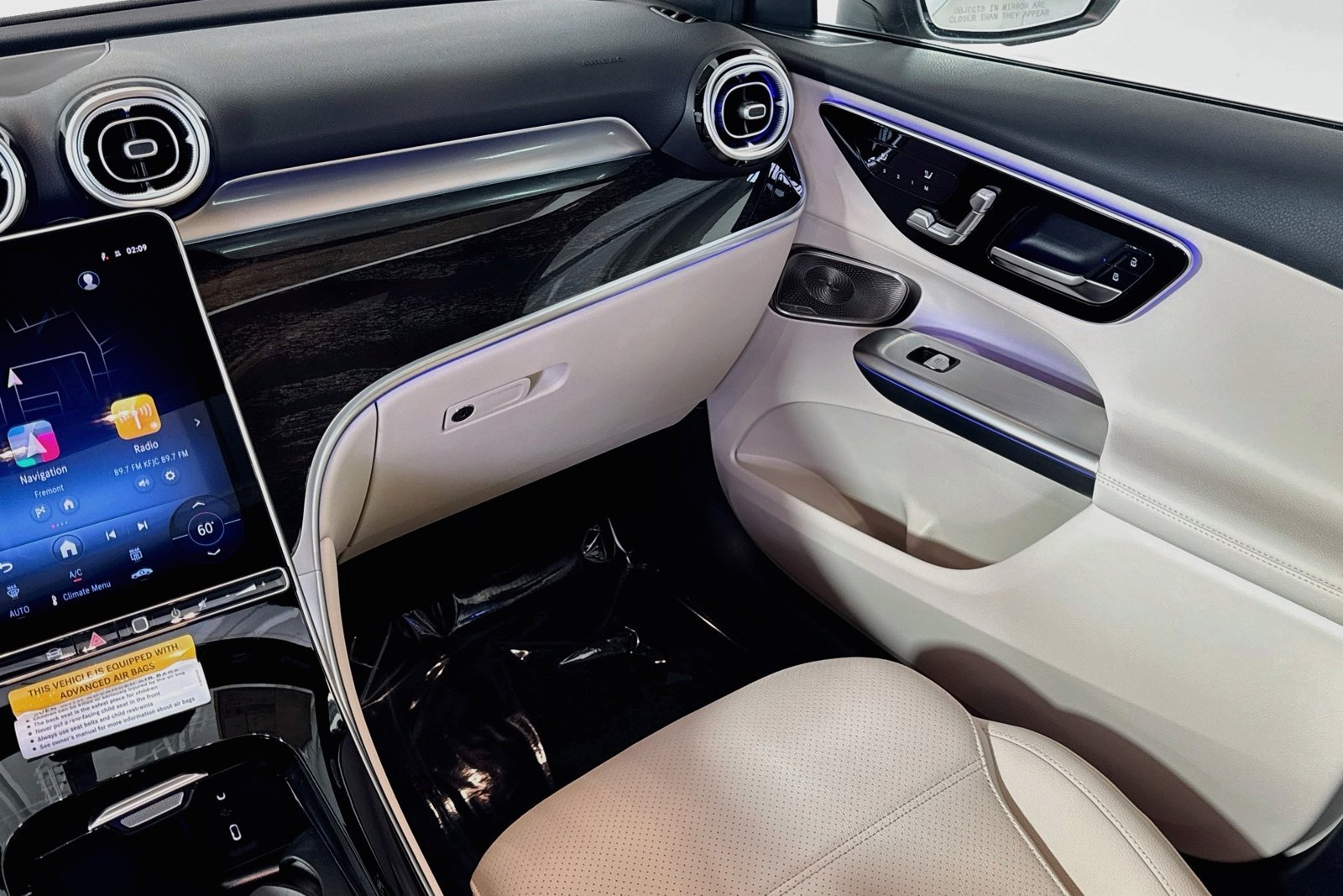 New 2026 Polar White Mercedes-Benz GLC 300 image 21