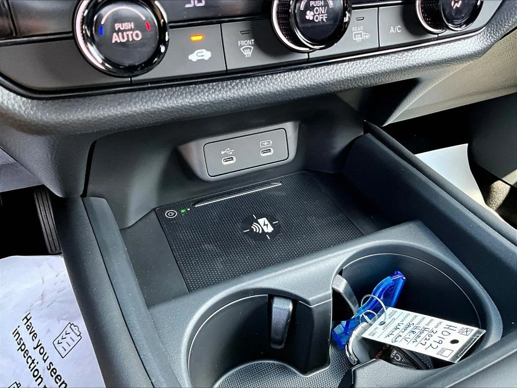 New 2027 Platinum White Pearl Honda Sport AWD image 17