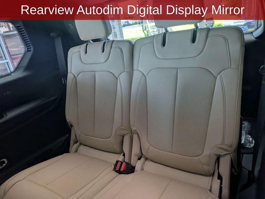 New 2027 Bright White Clear-Coat Paint Jeep Limited image 15