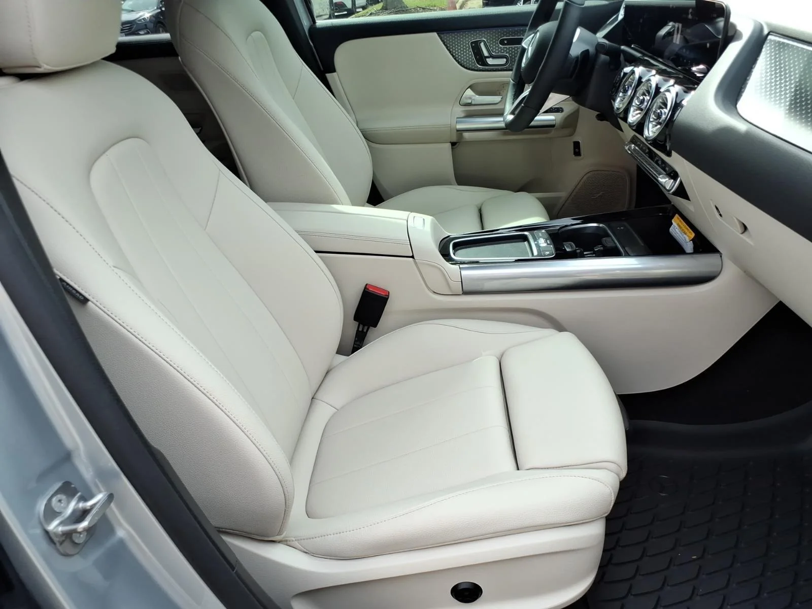 Certified Used 2026 Cirrus Silver Metallic Mercedes-Benz GLA 250 image 24