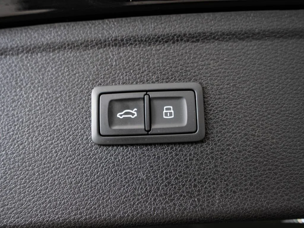 Used 2023 Black Metallic Audi 45 S line Premium image 22