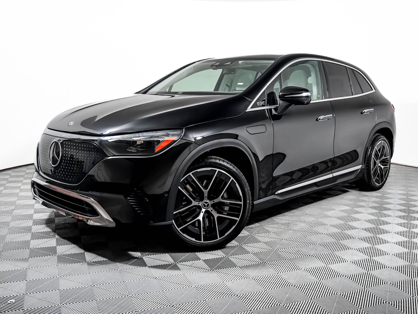 Certified Used 2023 Obsidian Black Metallic Mercedes-Benz EQE 350 4MATIC® SUV image 1
