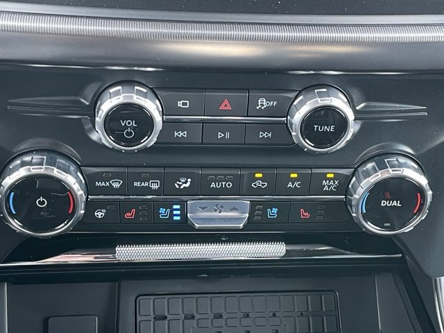 New 2025 Rapid Red Metallic Tinted Clearcoat Ford Lariat® image 25