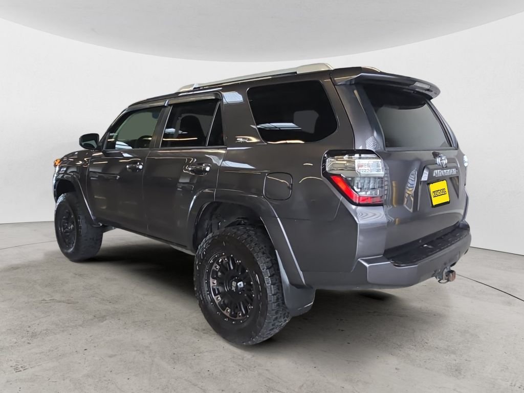 Used 2018 Gray Toyota SR5 image 7