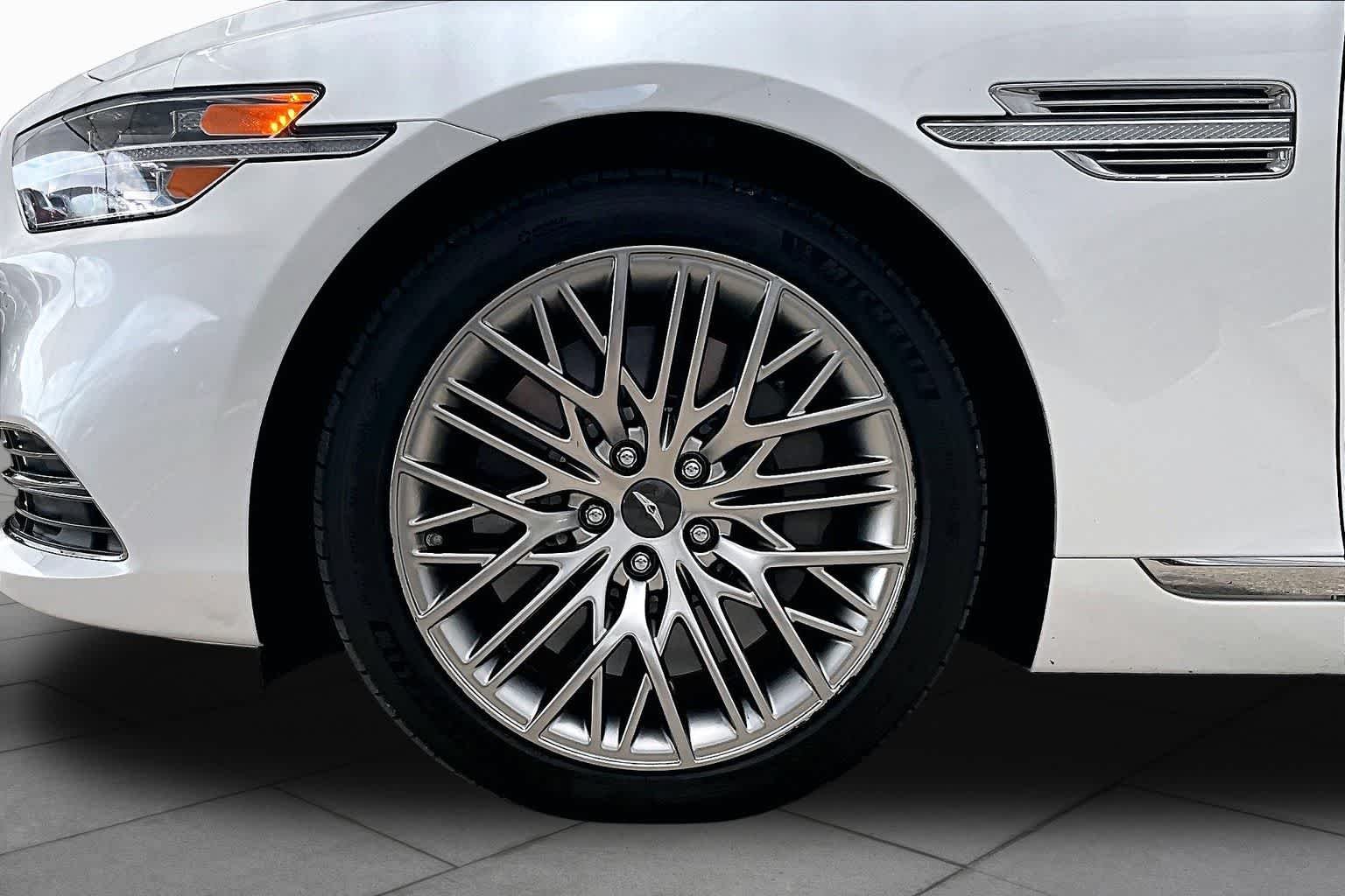 Used 2021 Uyuni White Genesis 5.0L Ultimate image 11