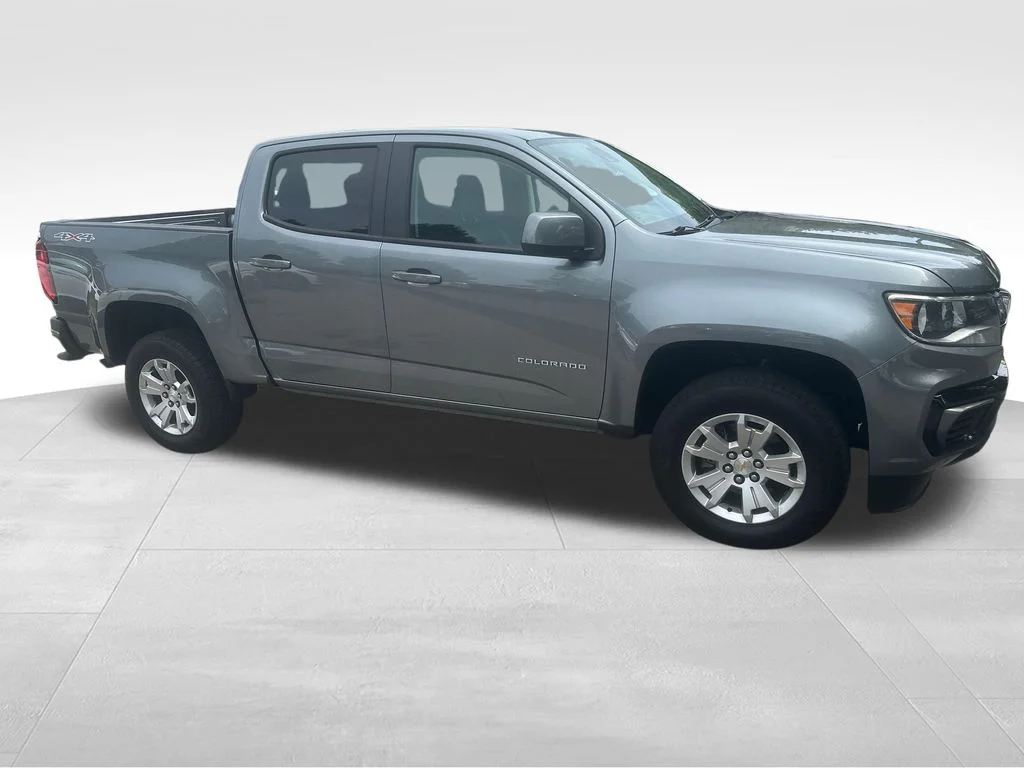 Used 2022 Gray Chevrolet LT image 28