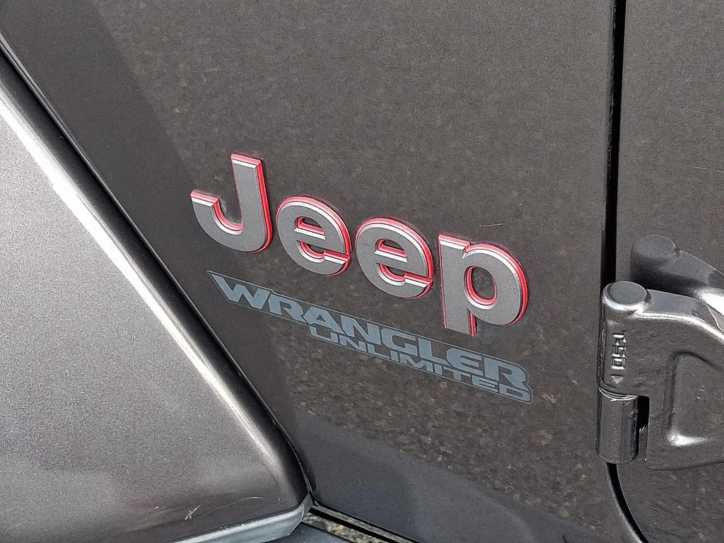 Used 2018 Granite Crystal Clearcoat Metallic Jeep Unlimited Rubicon image 31