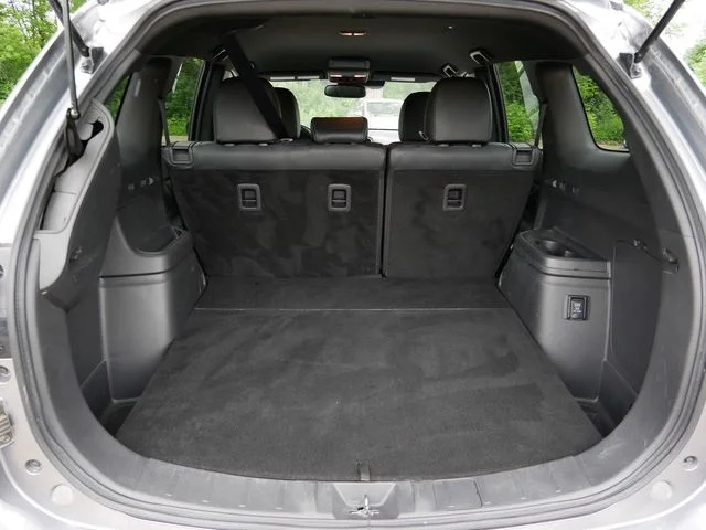 Used 2022 Mercury Gray Metallic Mitsubishi SEL image 10