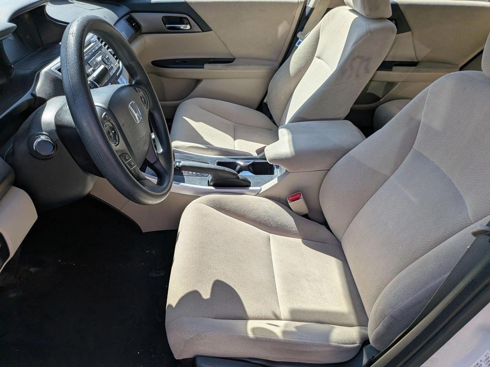 Used 2013 White Honda LX image 13