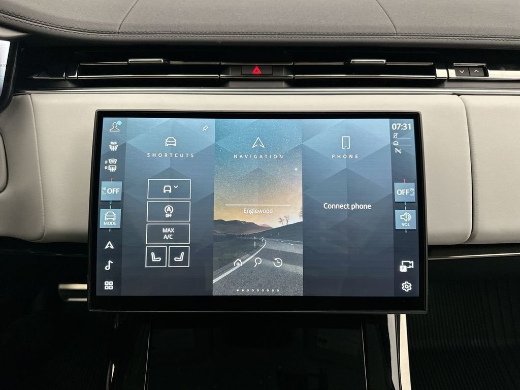 New 2026 Santorini Black Land Rover Dynamic SE image 21