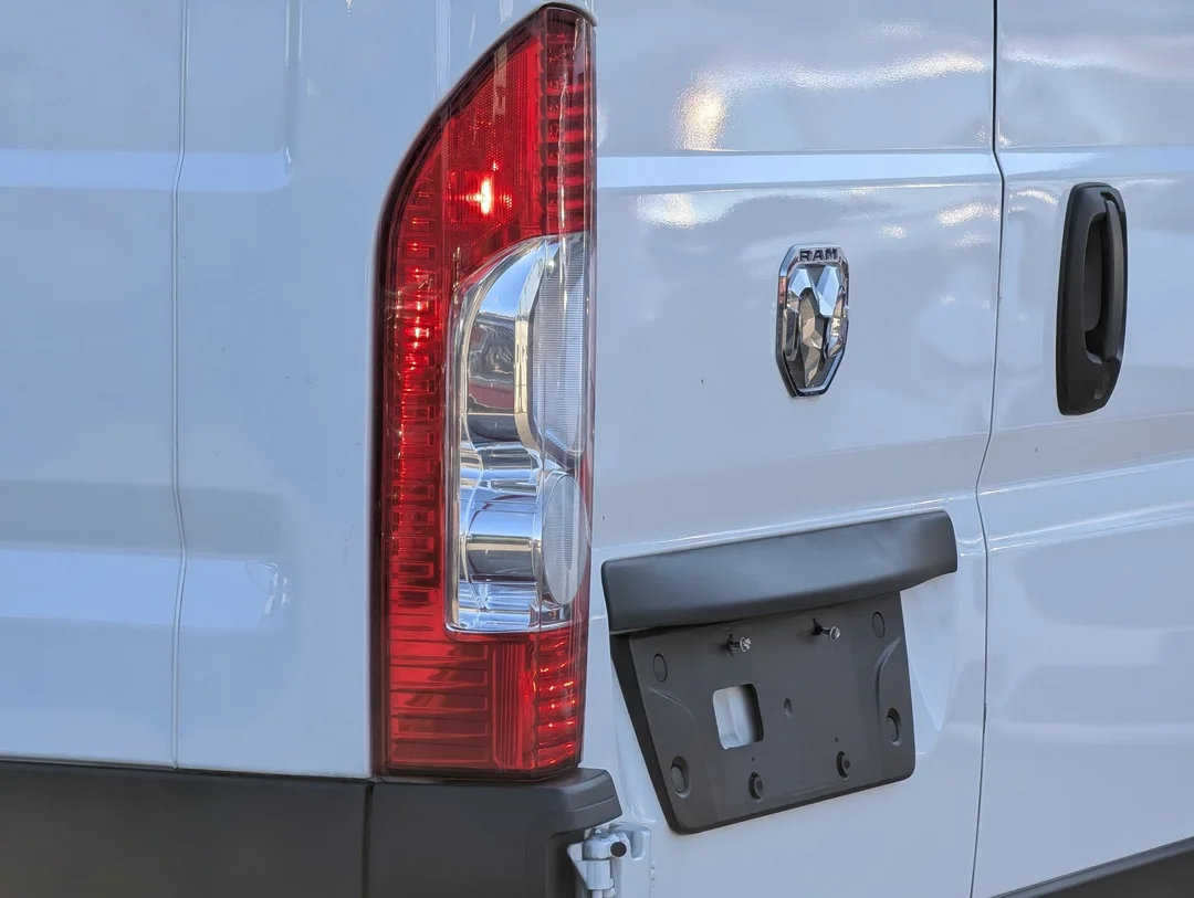 Certified Used 2025 White RAM Tradesman - Convienence Grp - Mopar Wall Paneling - LOW KMS image 10