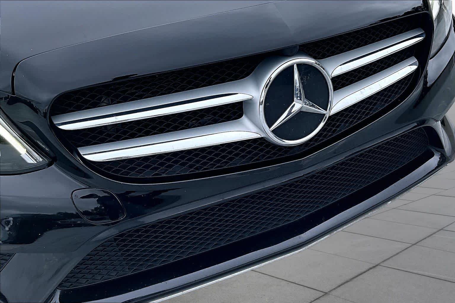 Used 2021 Obsidian Black Metallic Mercedes-Benz C 300 image 29