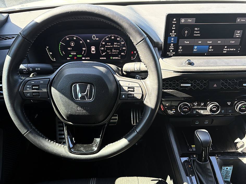 Used 2025 Platinum White Pearl Honda Sport image 15