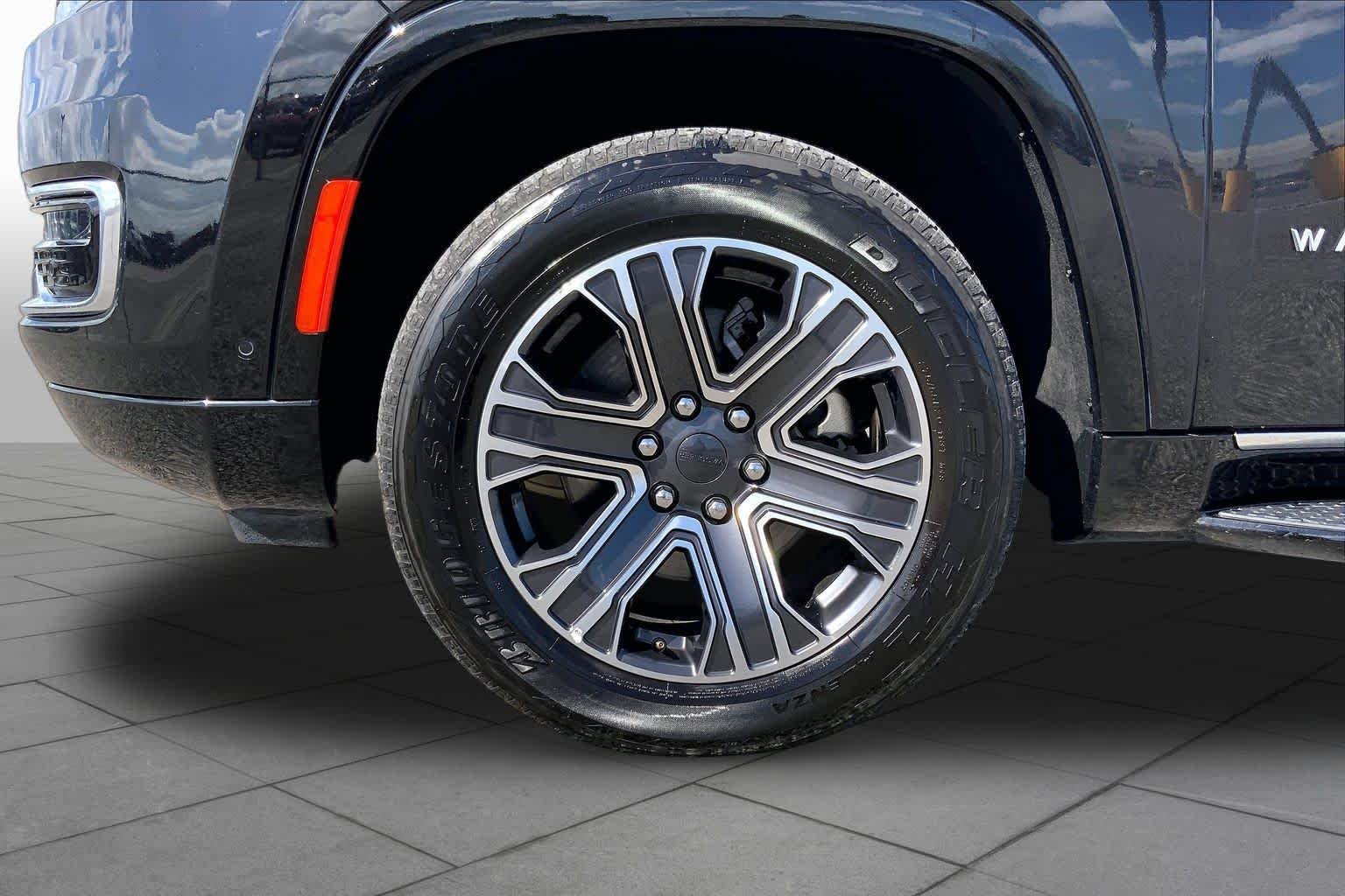 Used 2024 Diamond Black Crystal Pearlcoat Jeep Series II image 11