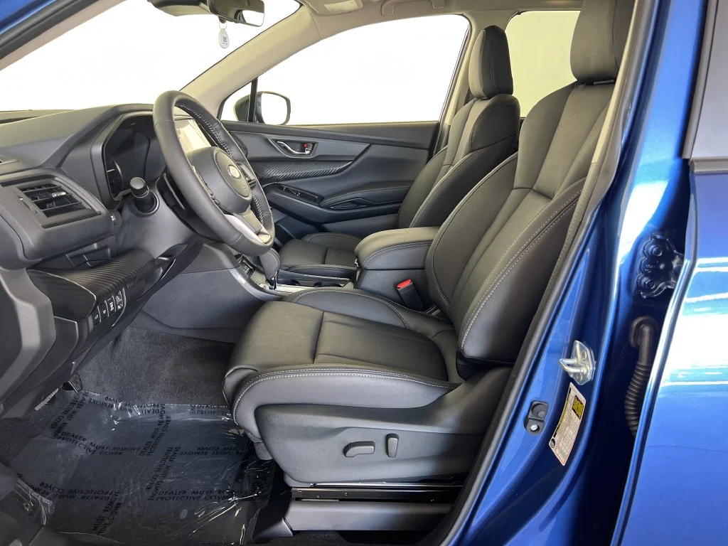 New 2027 DAYBREAK BLUE PEARL Subaru Premium 7-Passenger image 11
