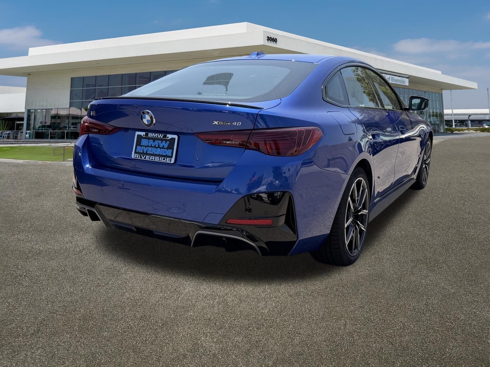 New 2026 Portimao Blue Metallic BMW xDrive40 image 10