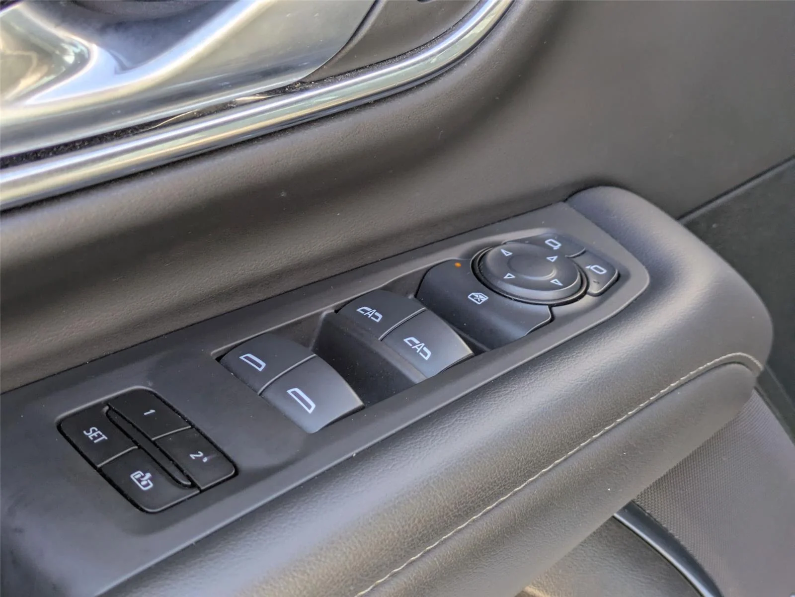 Used 2024 Summit White Chevrolet LT image 12