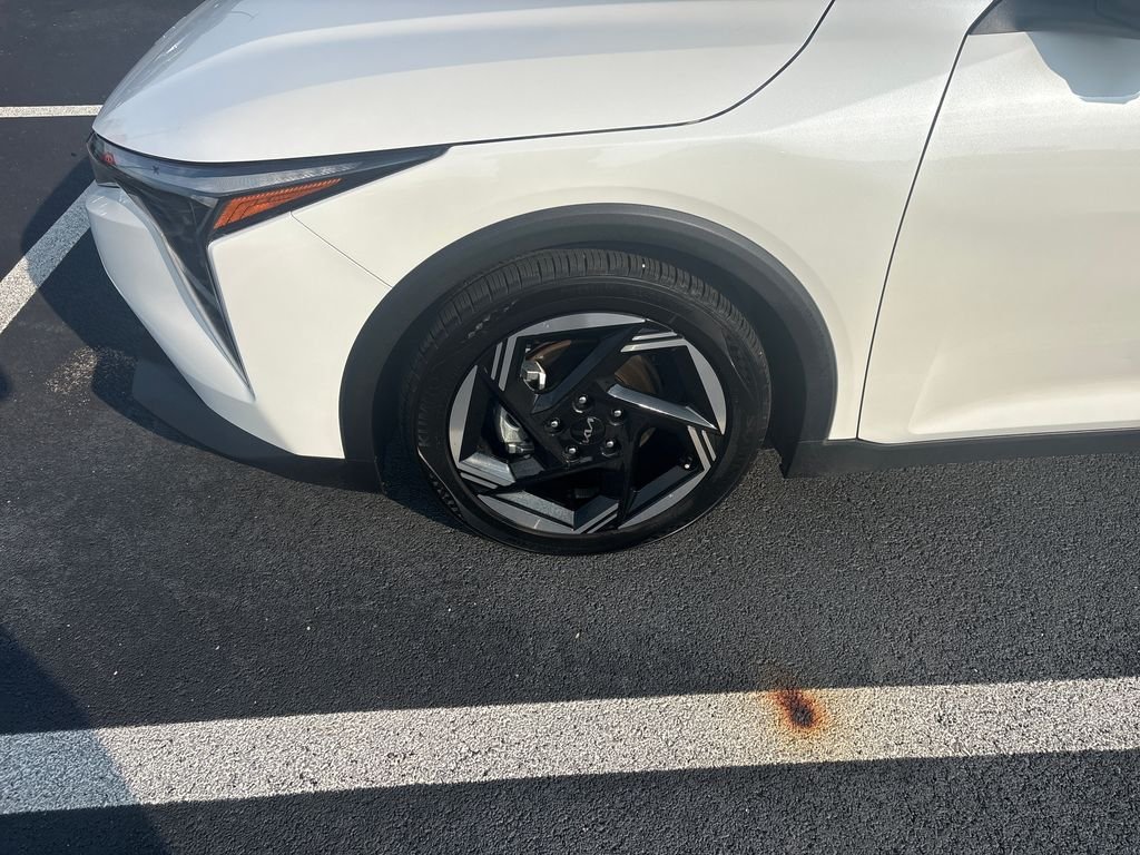Used 2025 White Kia EX image 10