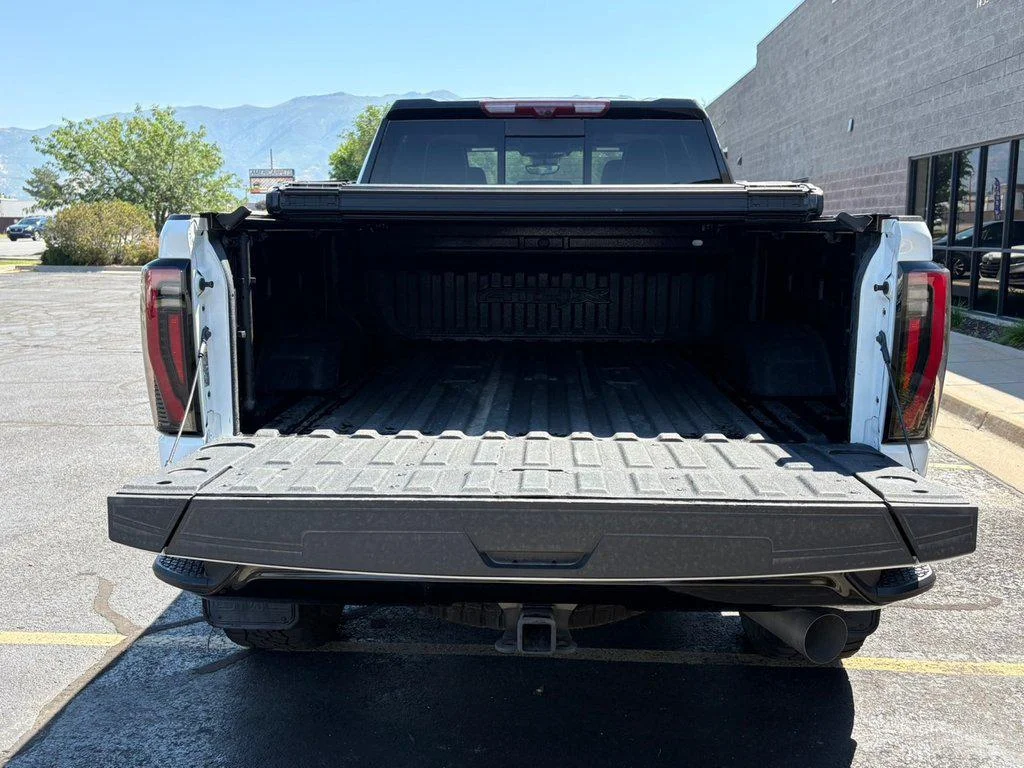 2024 GMC Sierra 2500HD AT4X - Photo 8