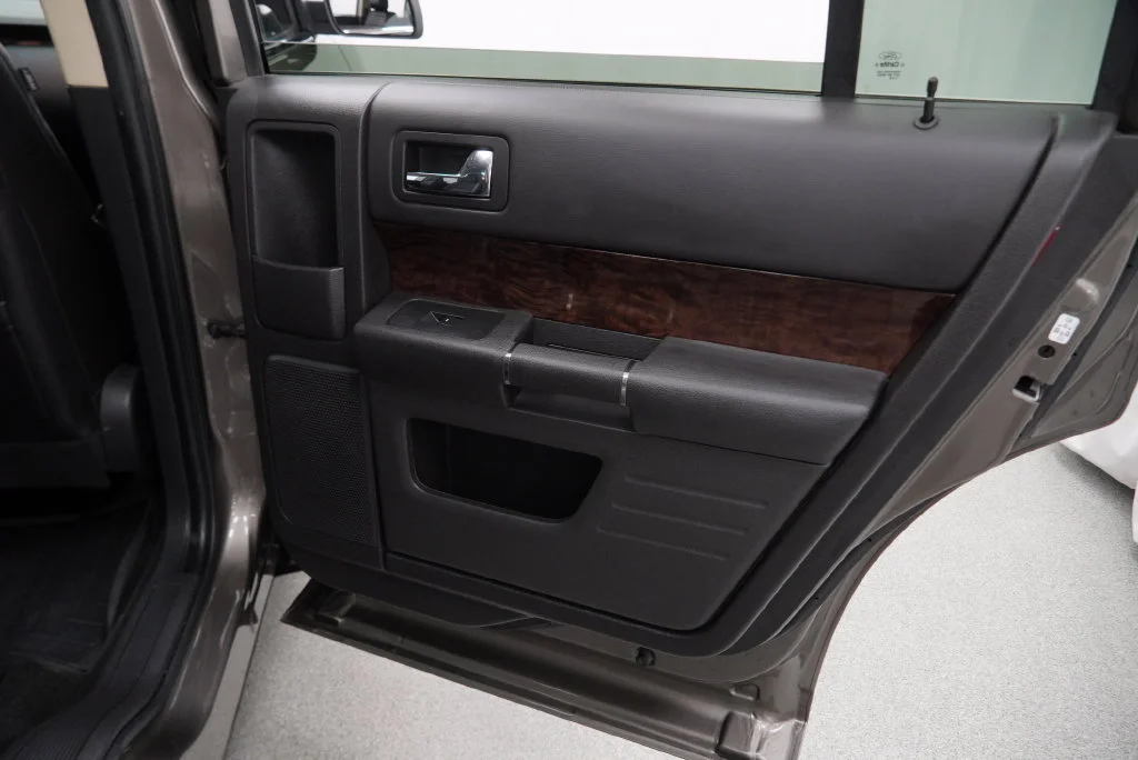 Used 2013 Gray Ford Limited image 40