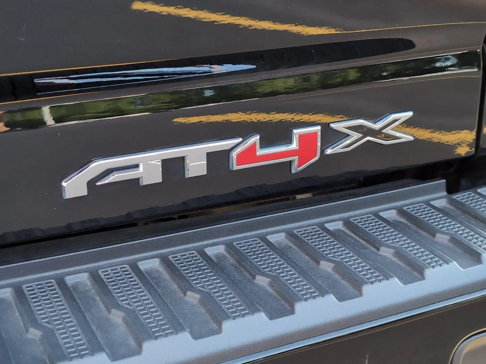 Used 2025 Onyx Black GMC AT4X image 5