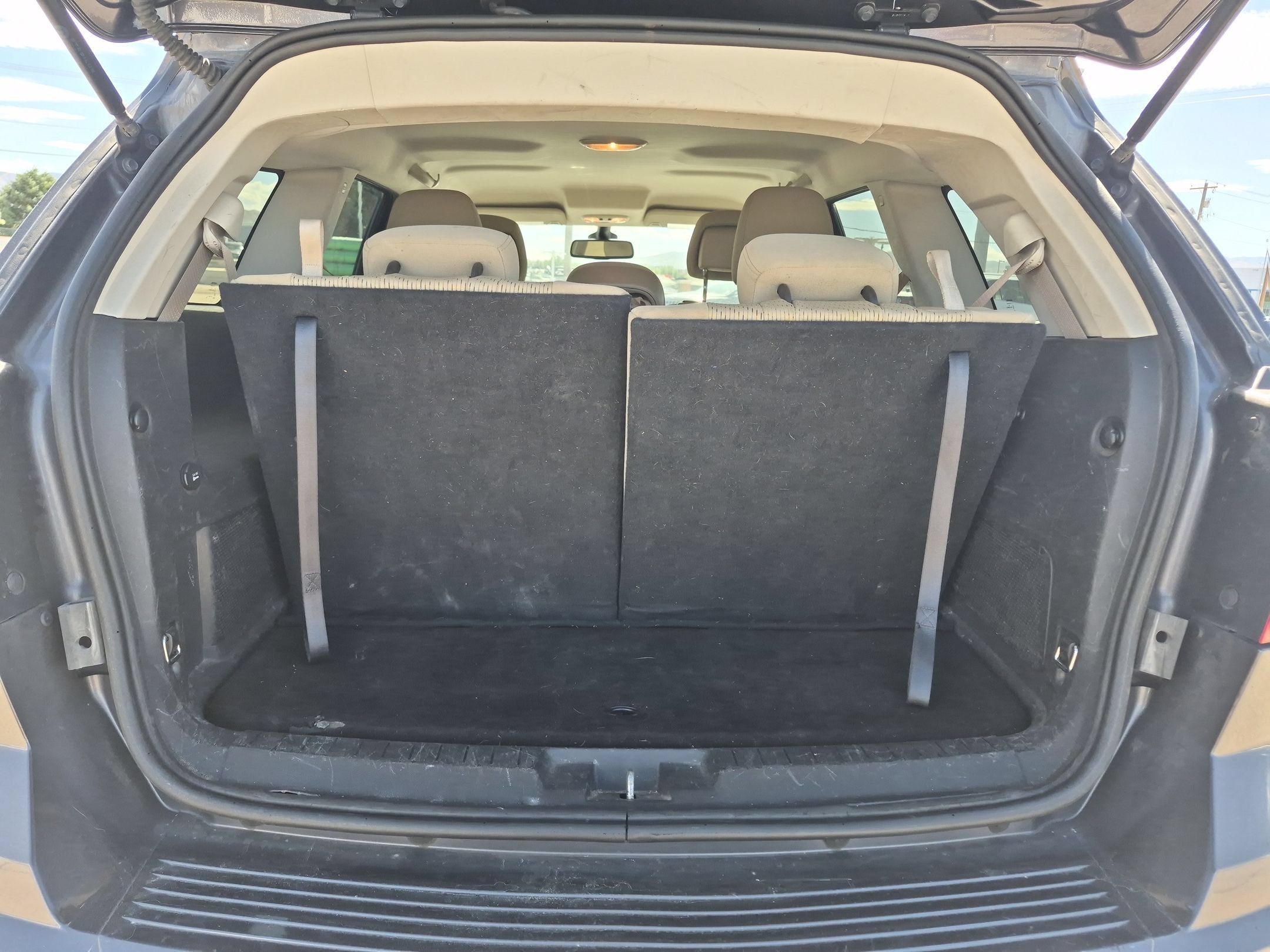 Used 2018 Granite Pearlcoat Dodge SE image 26