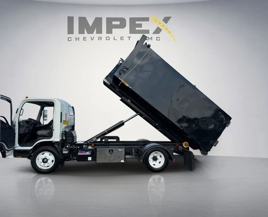 Used 2024 Arc White Chevrolet 1WT image 3
