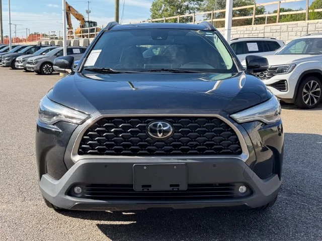 Used 2022 Jet Black Toyota XLE image 8