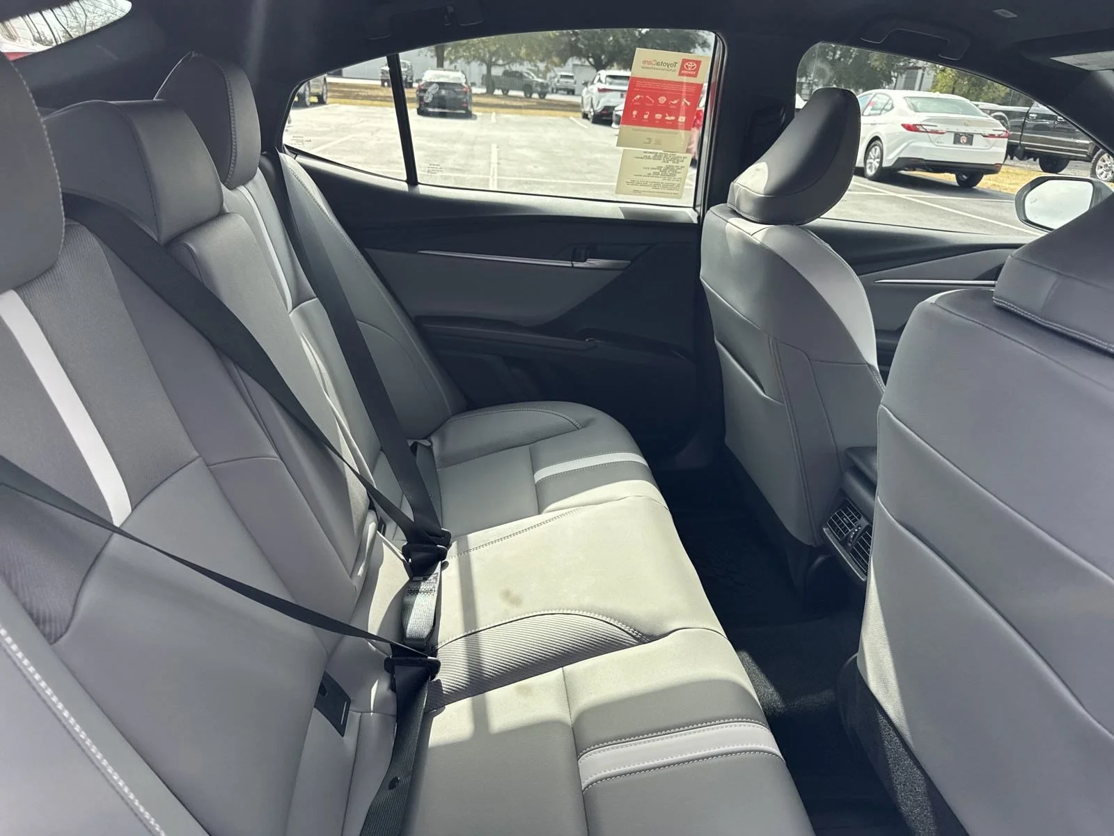Used 2025  Toyota  image 27