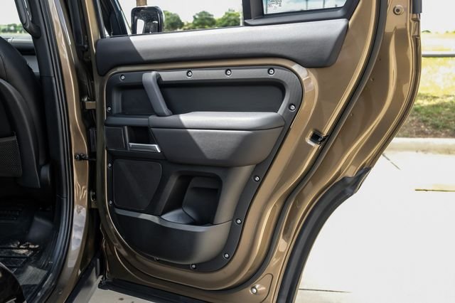2025 Land Rover Defender X-Dynamic SE - Photo 59