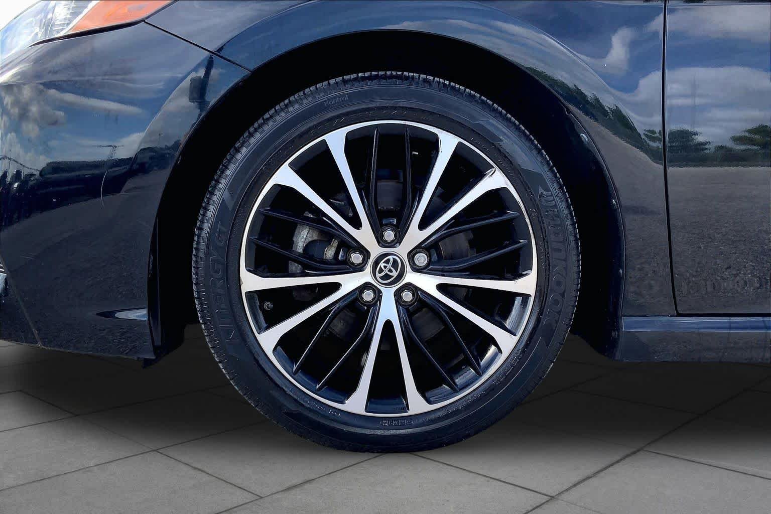 Used 2019 Midnight Black Metallic Toyota SE image 11
