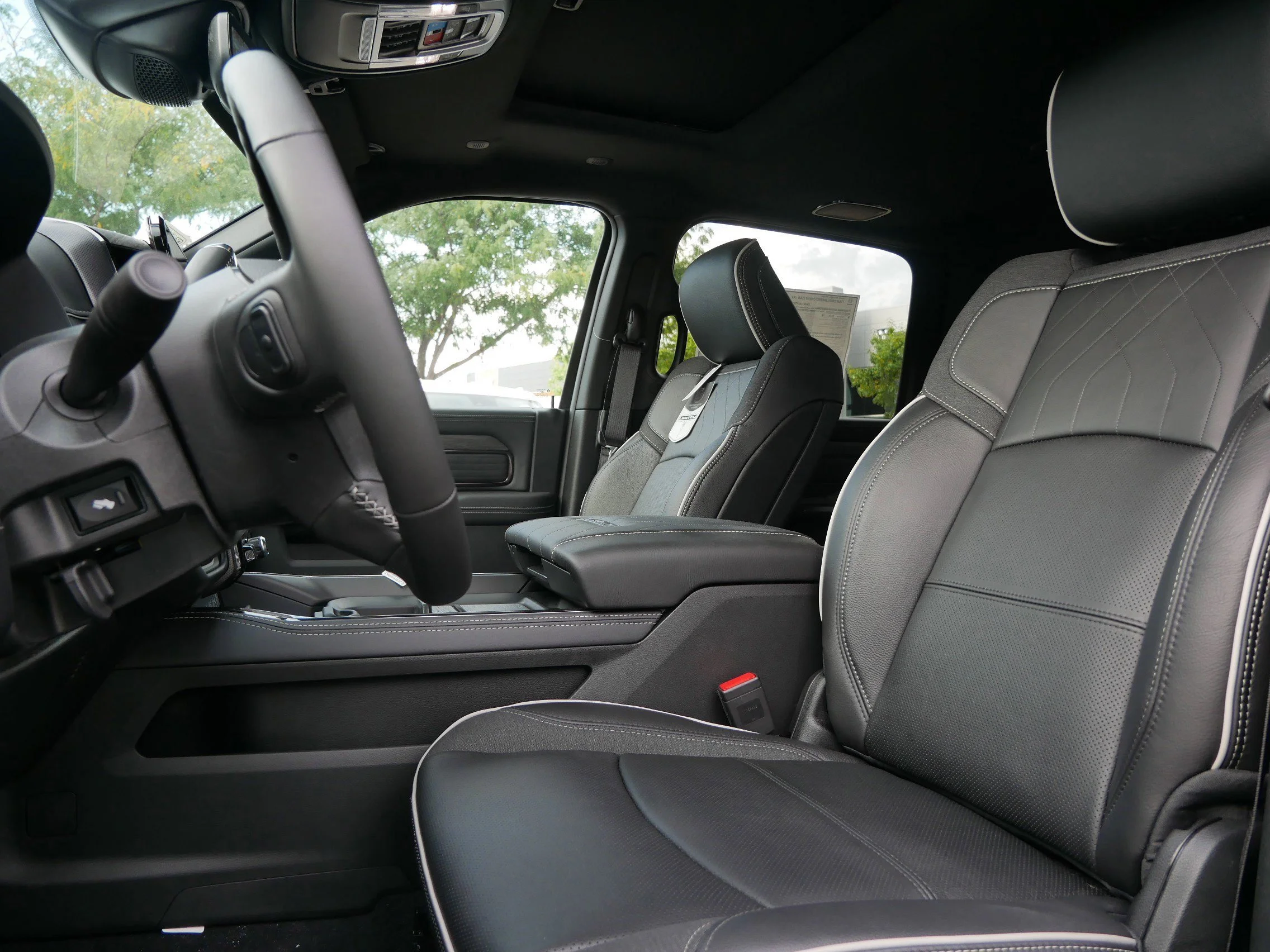 New 2026 Granite Crystal Metallic Clear-Coat Exterior Paint RAM Limited image 9