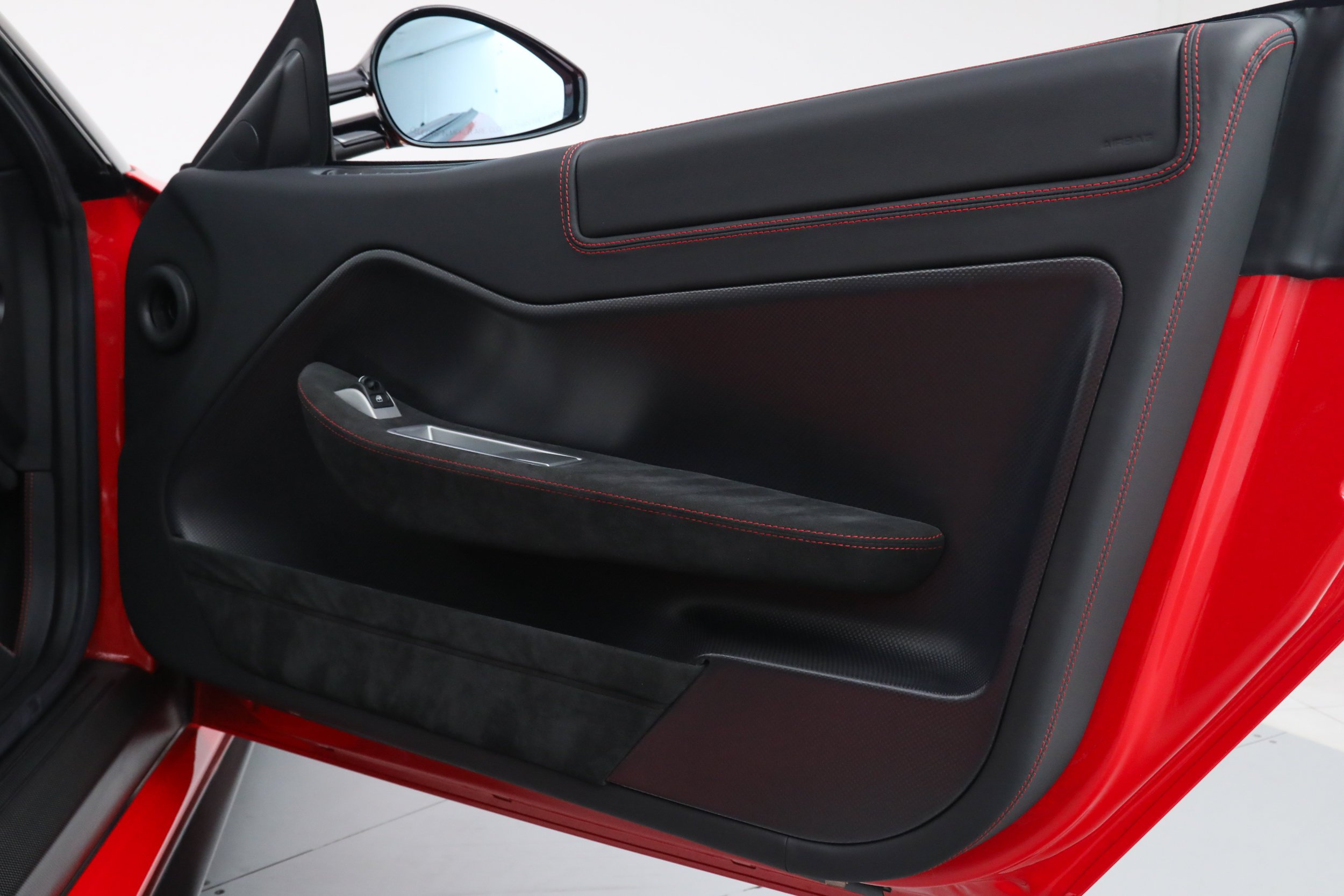 Used 2011 Red Ferrari  image 27