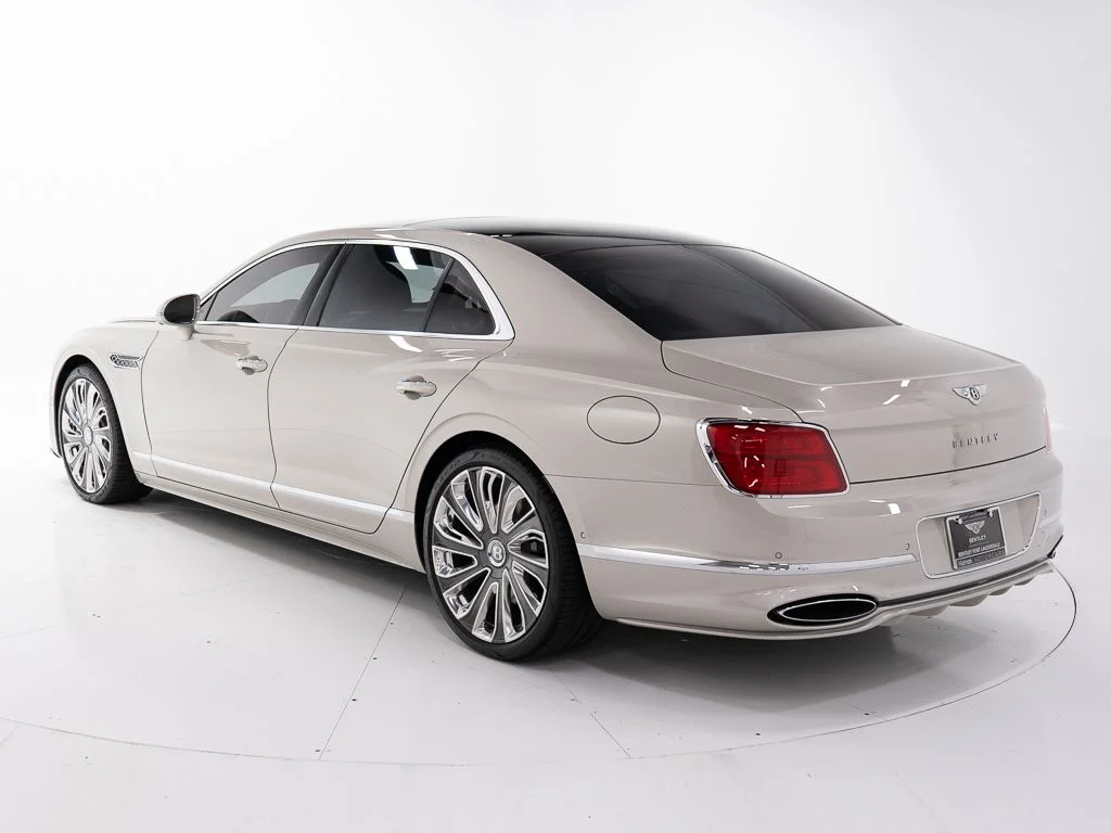 Used 2025 White Sand - by Mulliner Bentley Mulliner image 3