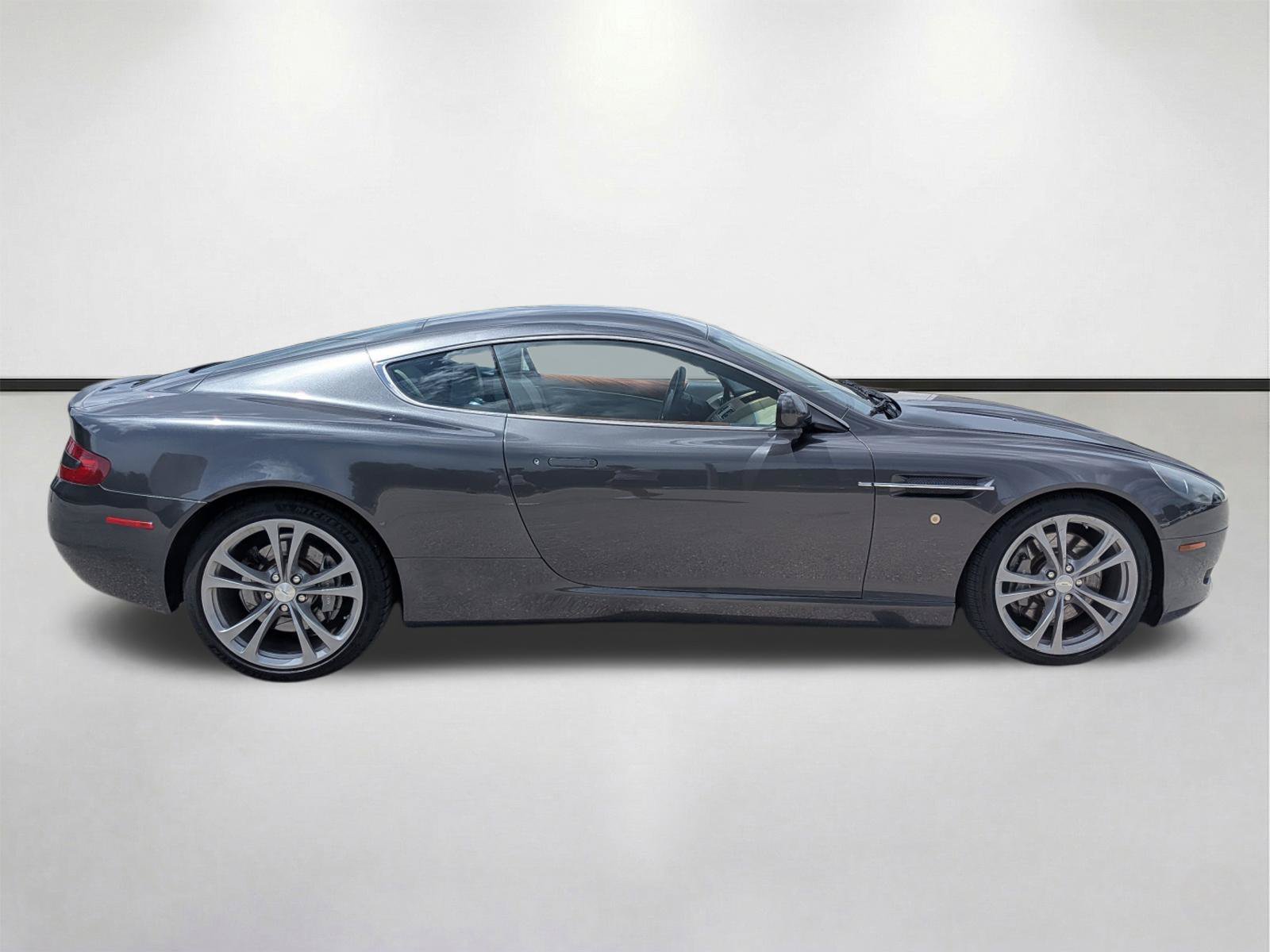 Used 2005 Snow Shadow Gray Aston Martin Base image 4