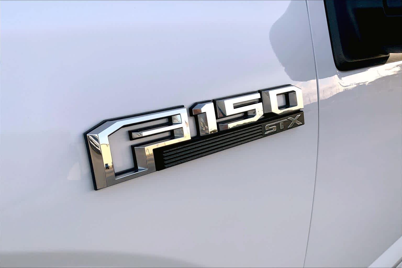 Used 2019 Oxford White Ford XL image 31