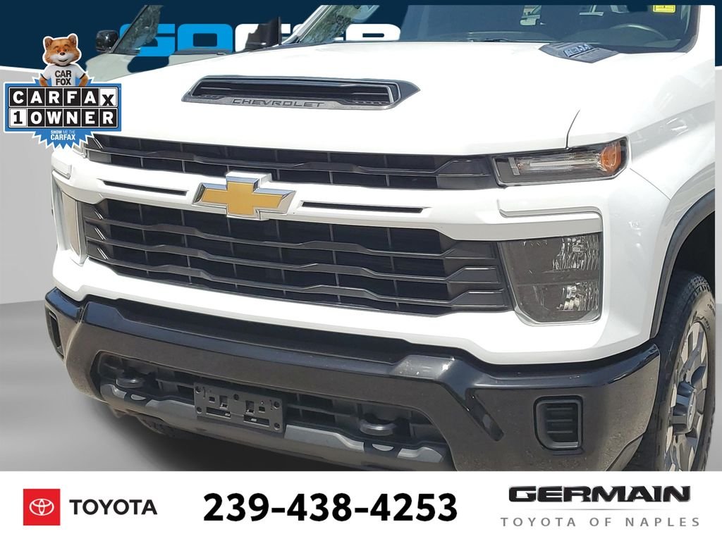 Used 2024 White Chevrolet Custom image 14