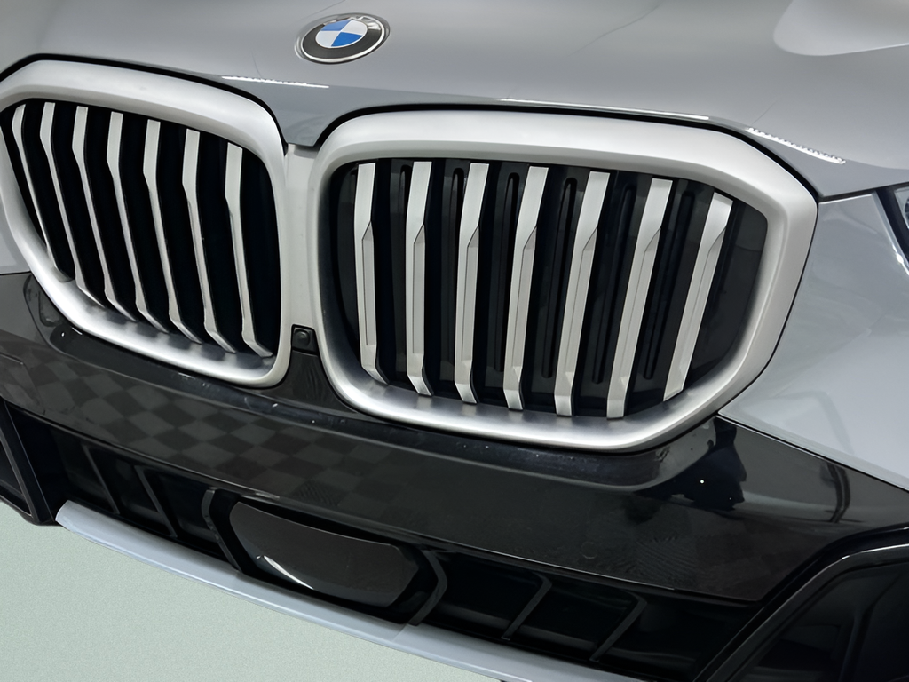 Used 2026 Gray Metallic BMW xDrive40i image 7