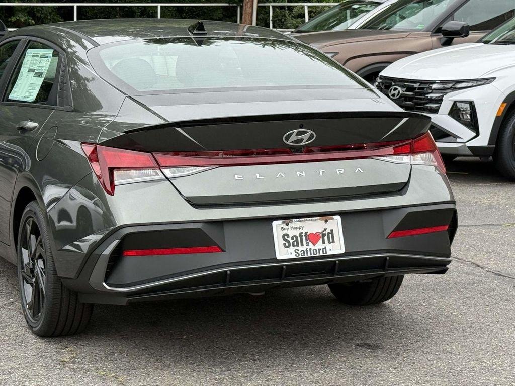 New 2026 Amazon Gray Hyundai SEL Sport image 10
