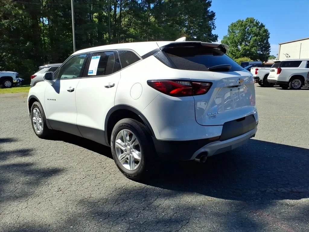 Certified Used 2020 SUMMIT WHITE Chevrolet LT image 30