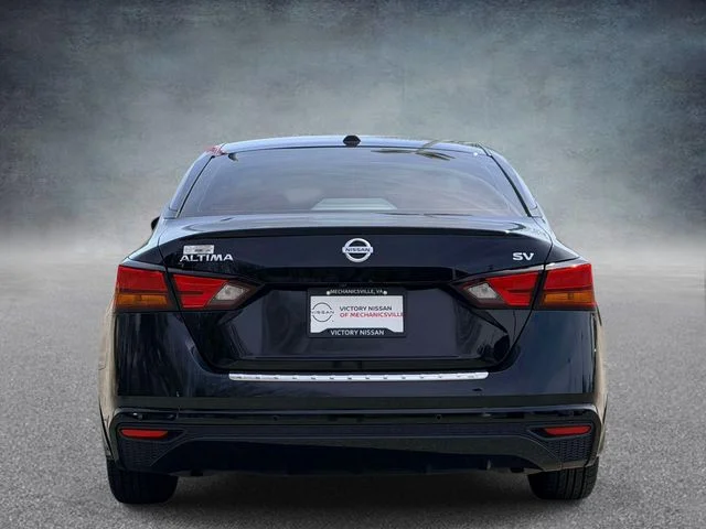 Used 2022 Black Nissan 2.5 SV image 3