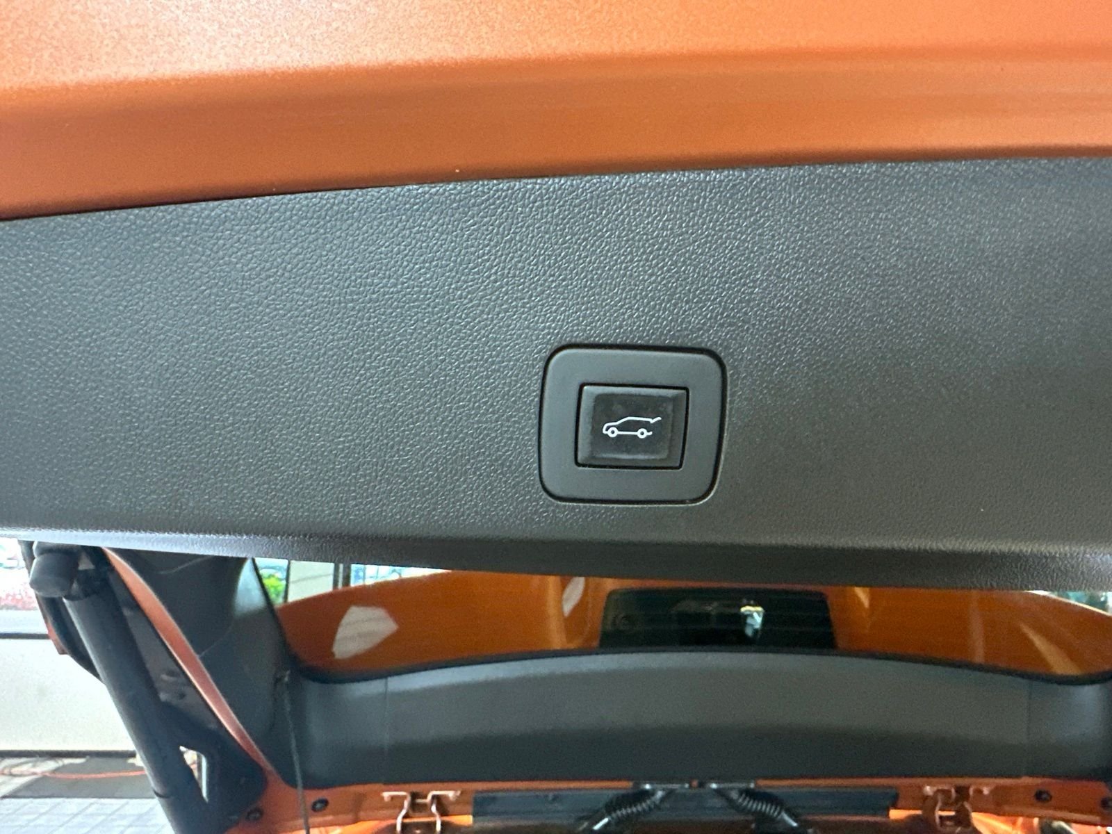 Used 2022 Orange Buick Essence image 27