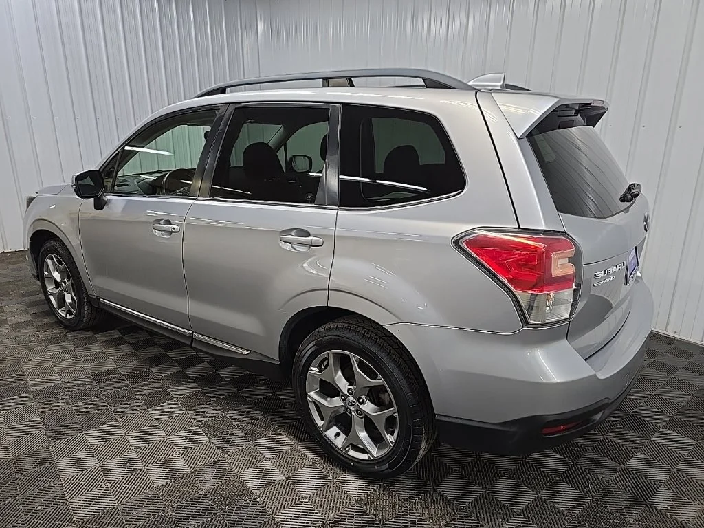 Used 2017 Ice Silver Metallic Subaru 2.5i Touring image 9