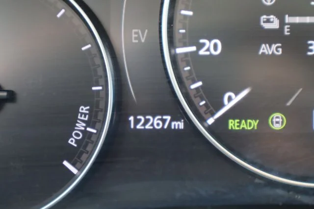 Used 2025 Machine Gray Mazda Premium image 40