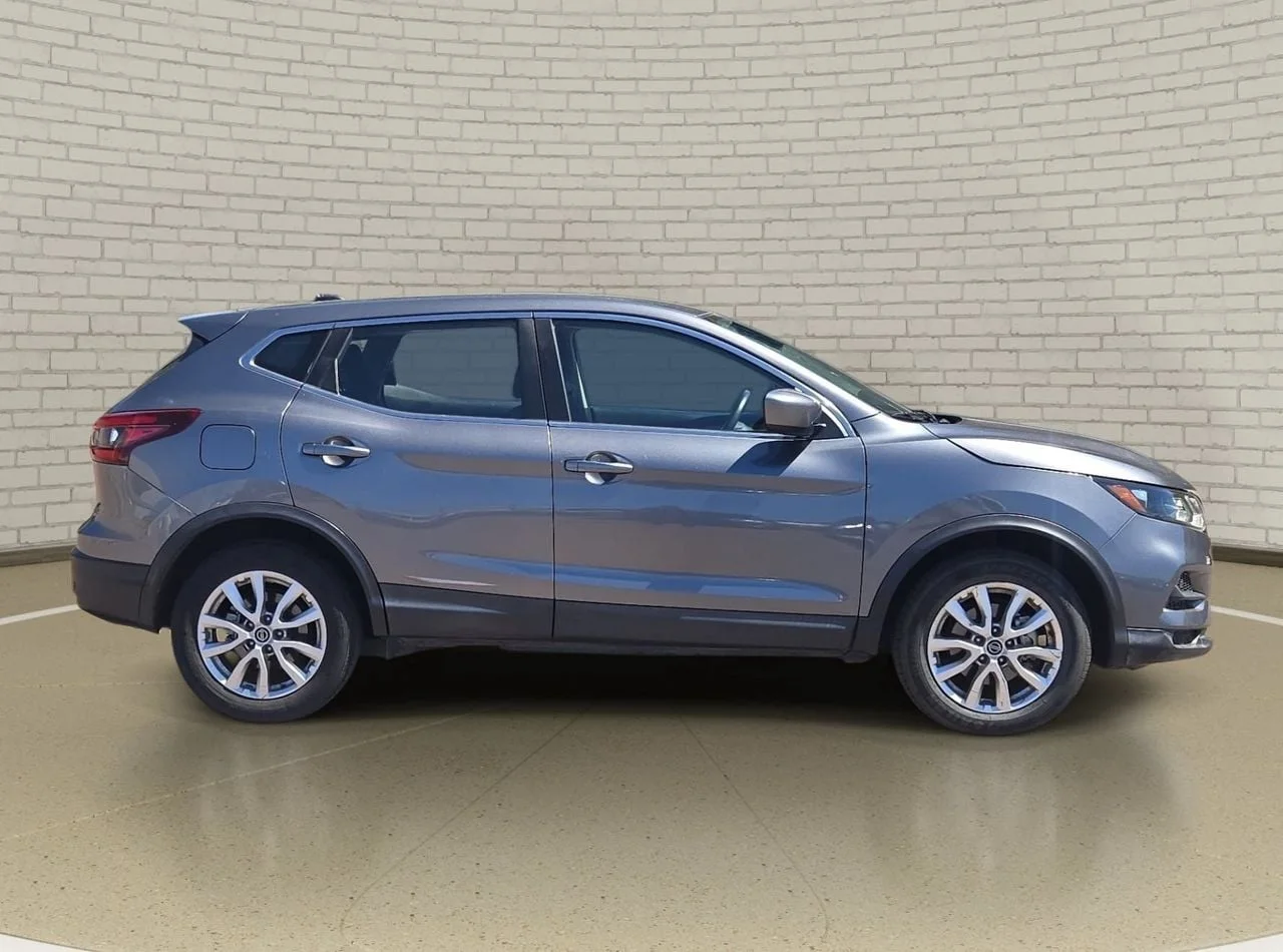 Used 2021 Gun Metallic Nissan S image 3