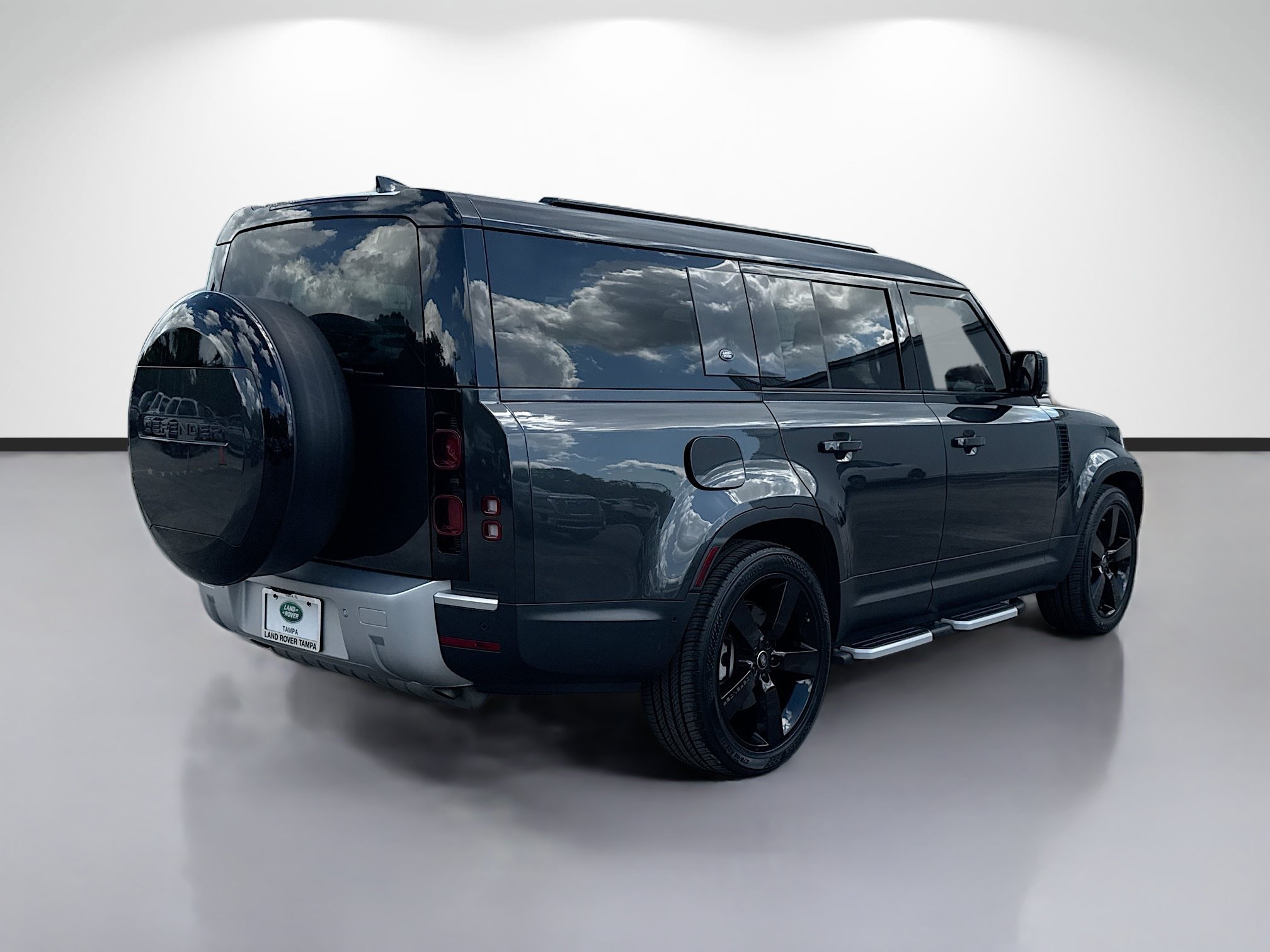 Used 2024 Carpathian Gray Premium Metallic Land Rover S image 5